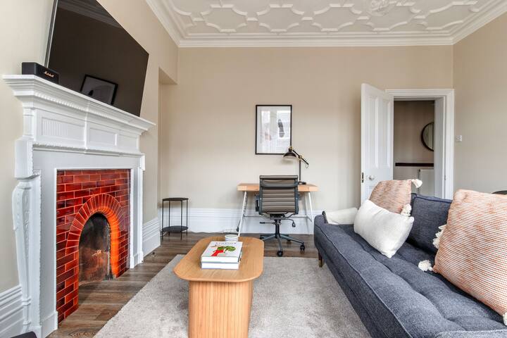 Blueground | Farringdon, nr shops, dining & bars gallery image 3