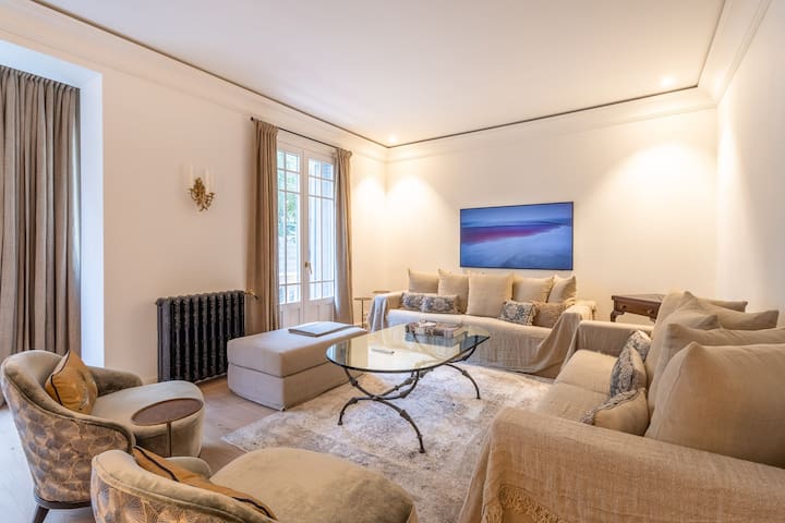 Spacious & Stylish Flat for 6 in Salamanca gallery image 3