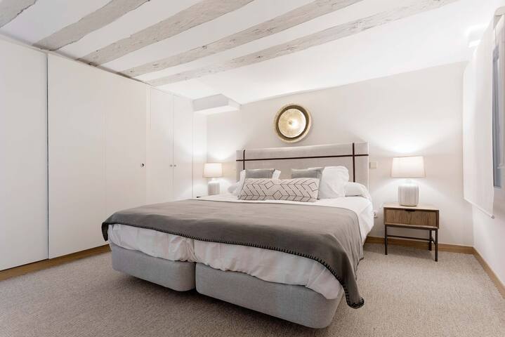 Luxury apartment near La Latina.Plaza de la Cebada gallery image 3