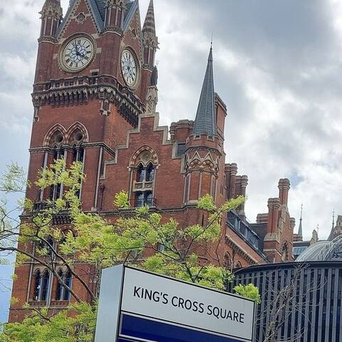 2-Bed Apartment in King’s Cross Central London gallery image 3