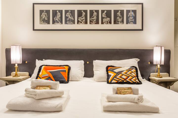 Spanish Steps DeLuxe 3 BDR gallery image 5