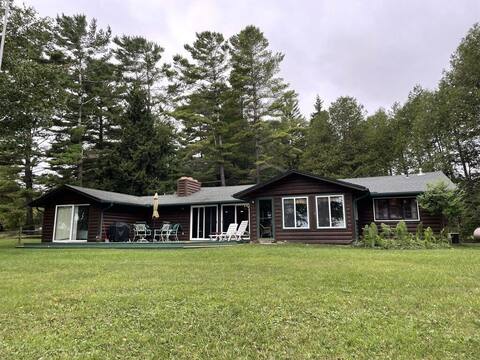 Lakefront Cottage with 100ft Private Sandy Beach!