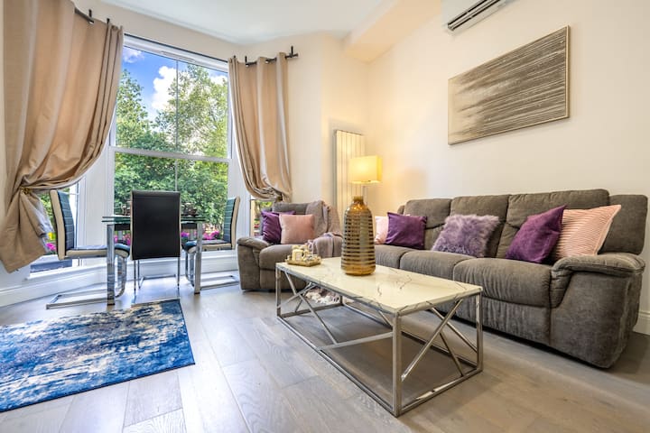 Modern 3-Bed Apartment in Greater London