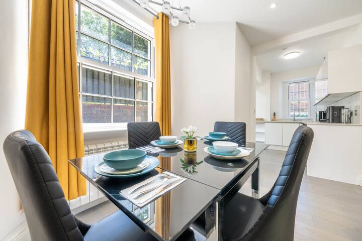 Elegant 3-Bed Apartment in Greater London gallery image 5