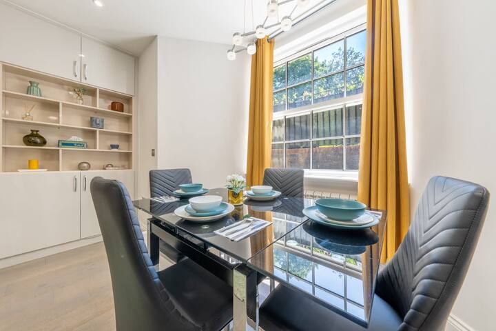 Elegant 3-Bed Apartment in Greater London gallery image 4