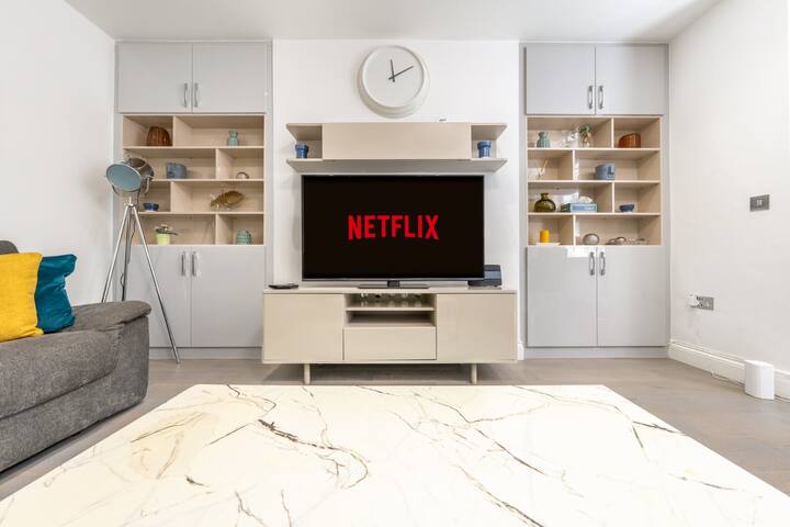 Elegant 3-Bed Apartment in Greater London gallery image 3