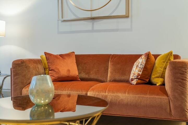 Luxury 4-Bed Apartment in Mayfair gallery image 4