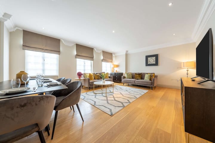 Luxurious Mayfair Apartment near Hyde Park gallery image 2