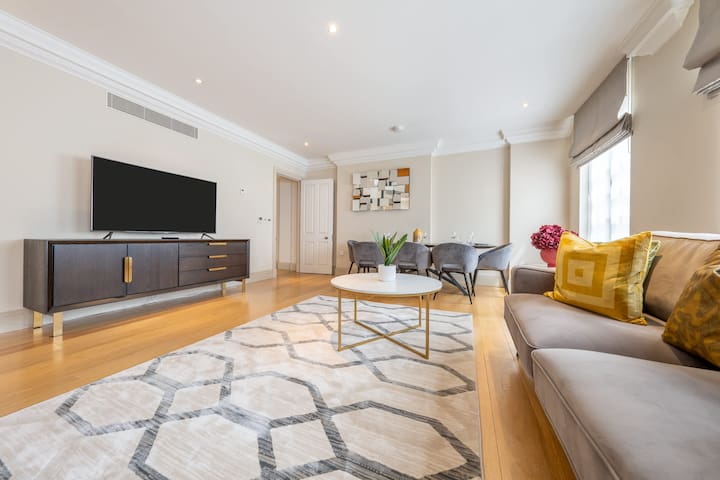 Luxurious Mayfair Apartment near Hyde Park gallery image 4