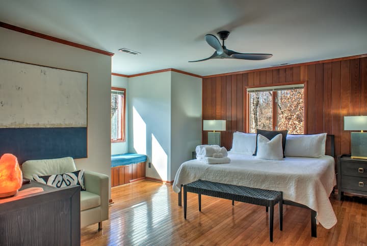 Ngazi ya Juu - Chumba cha kulala cha Tatu - Kitanda aina ya King