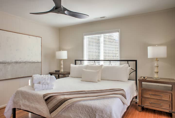 Ngazi ya Juu - Chumba cha Pili cha kulala - Kitanda aina ya King