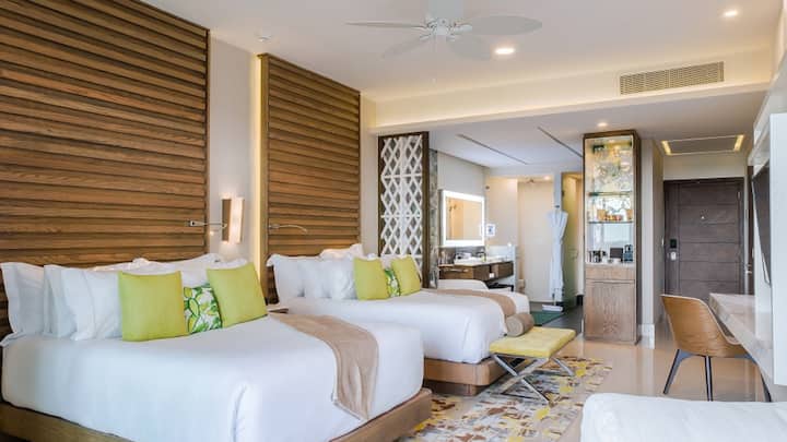 Შეიგრძენით სრული კომფორტი გარზა-ბლანკა-კანკუნის ლუქს-კლასის აპარტამენტში. Ორი პლუშის ორადგილიანი საწოლით, შესანიშნავი დეკორითა და თანამედროვე საყოფაცხოვრებო პირობებით, ის იდეალურია ოჯახებისთვის ან ჯგუფებისთვის, რომლებსაც ლუქს-კლასის დასვენება სჭირდებათ. Დაჯავშნეთ ახლავე და განიტვირთეთ სამოთხეში!