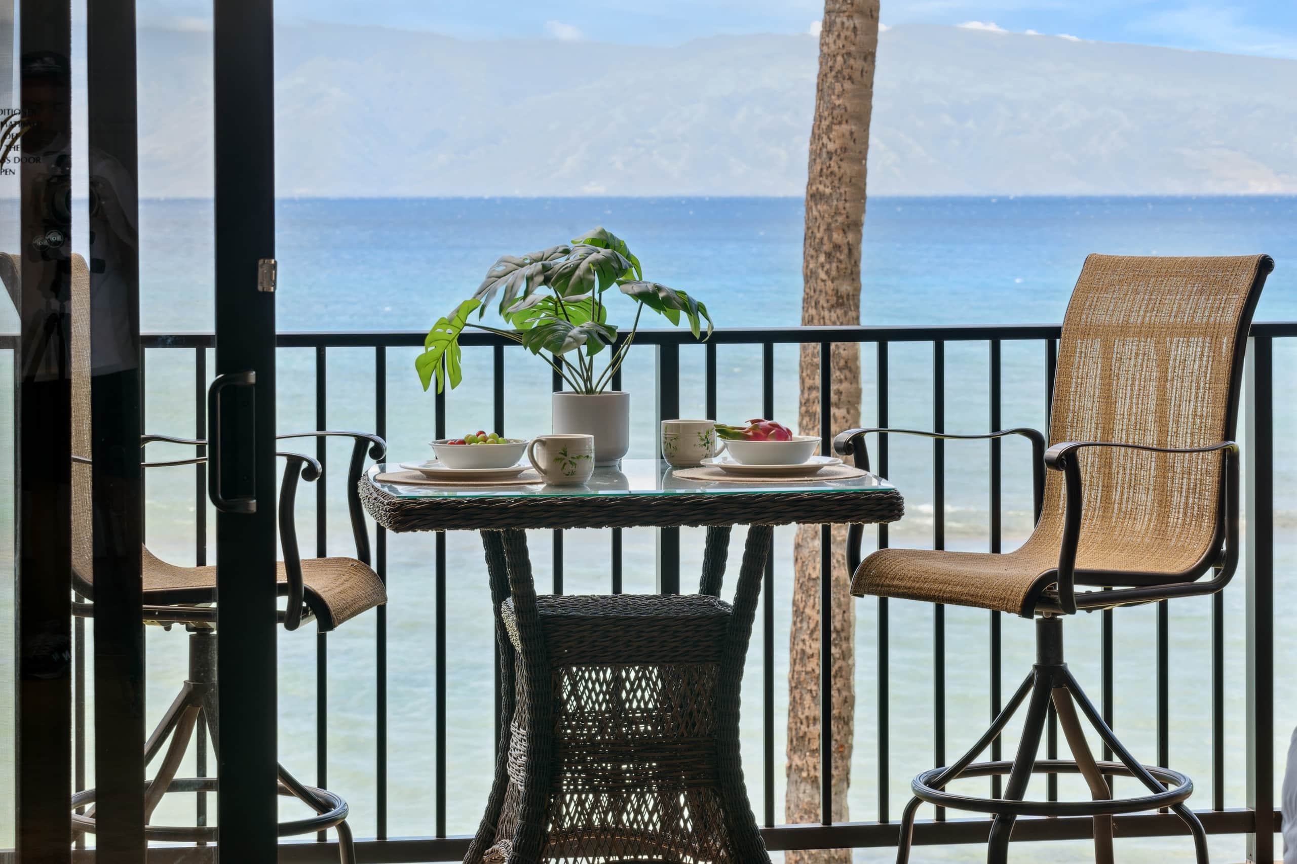 Condo in Lahaina · ★4.86 · 1 bedroom · 2 beds · 1 bath - Image 10