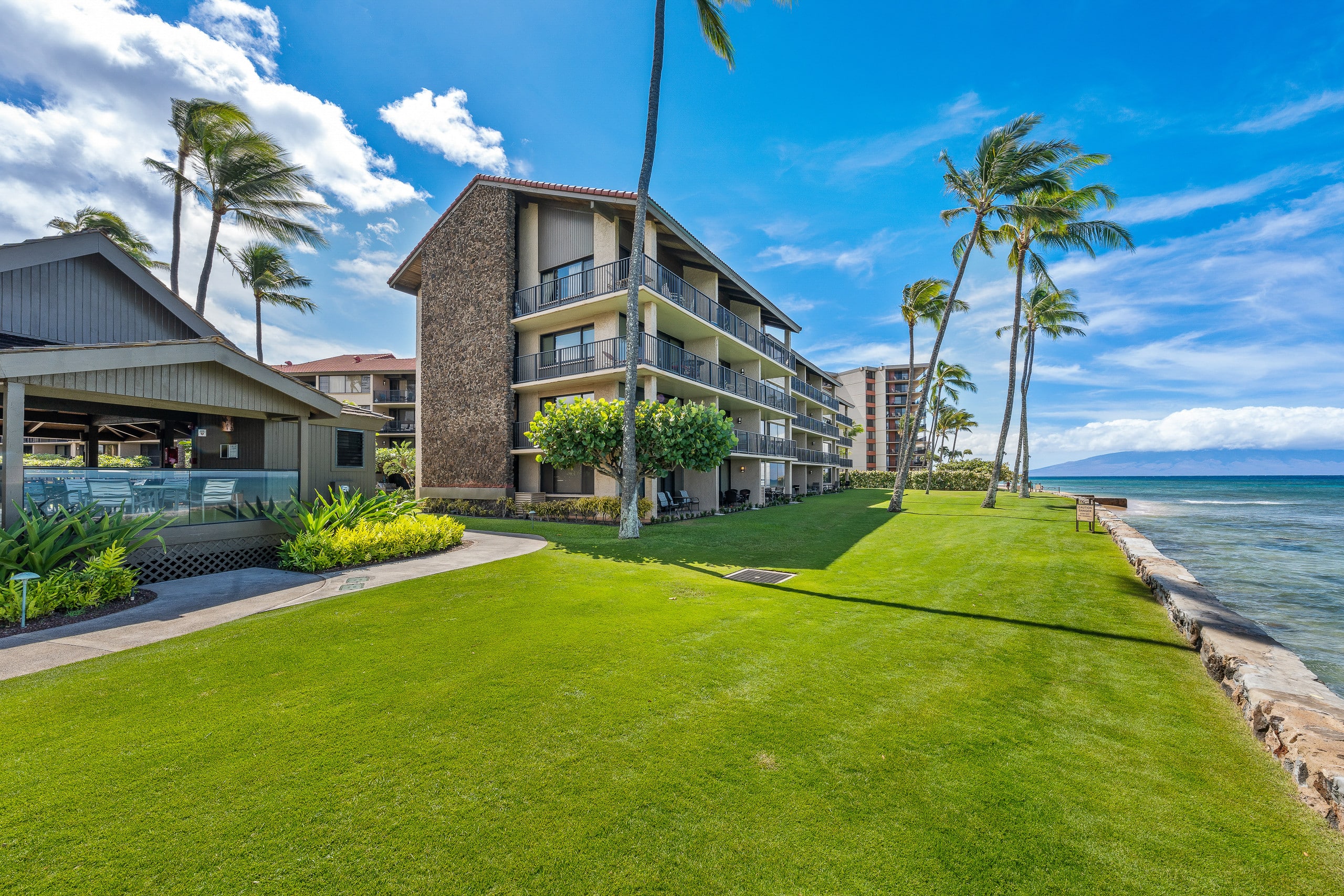 Condo in Lahaina · ★4.86 · 1 bedroom · 2 beds · 1 bath - Image 36