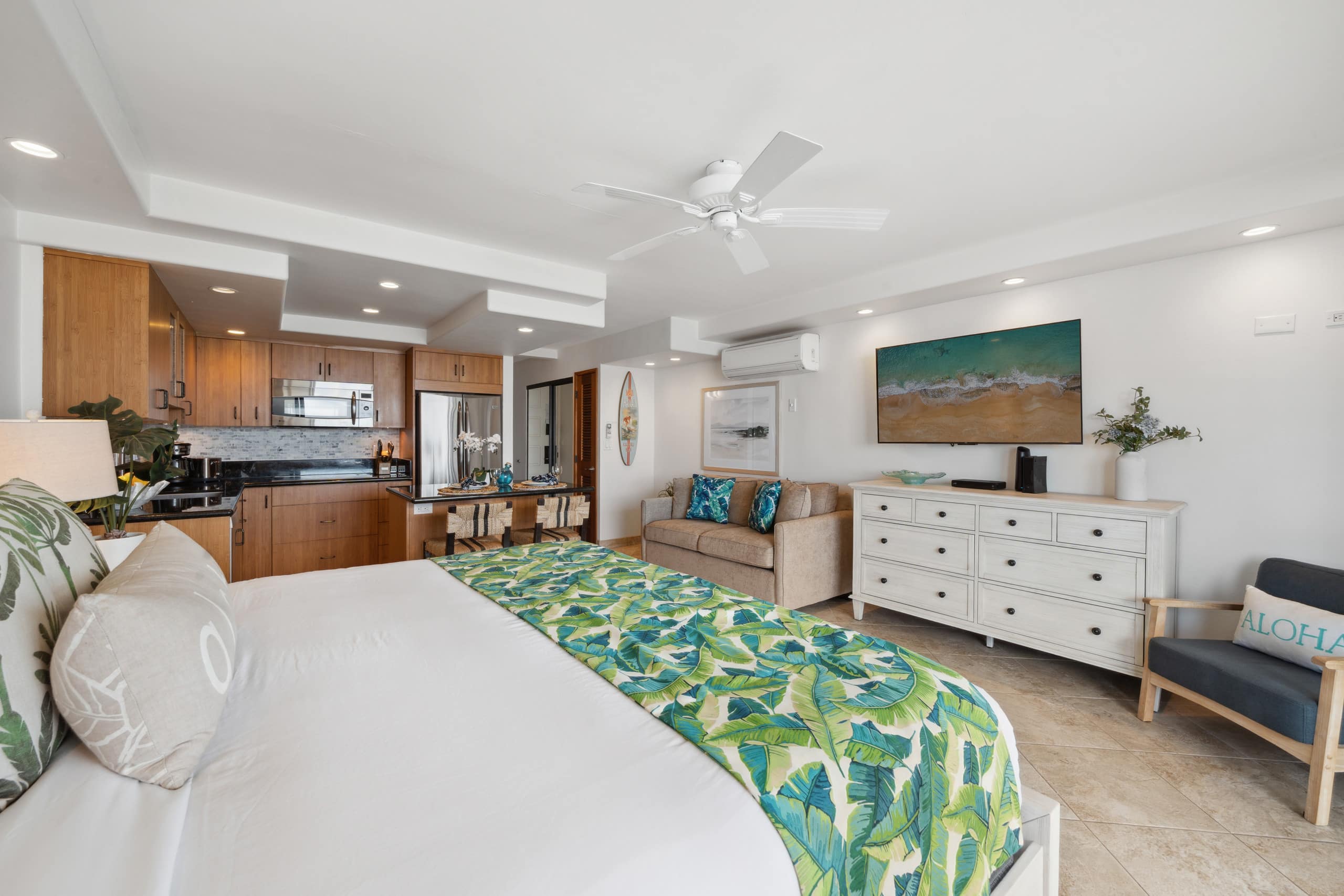 Condo in Lahaina · ★4.86 · 1 bedroom · 2 beds · 1 bath - Image 14