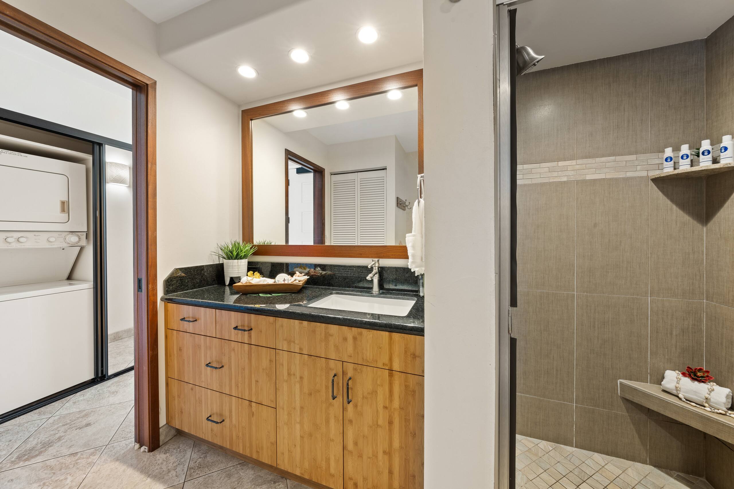 Condo in Lahaina · ★4.86 · 1 bedroom · 2 beds · 1 bath - Image 28