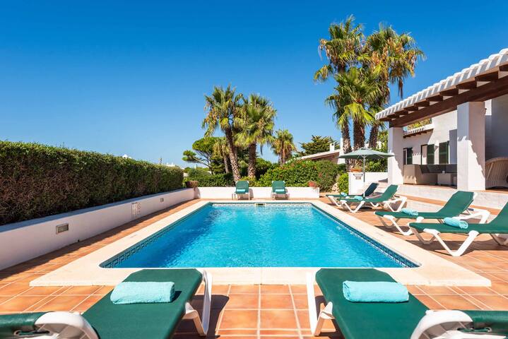 Bini Carmen gallery image 3