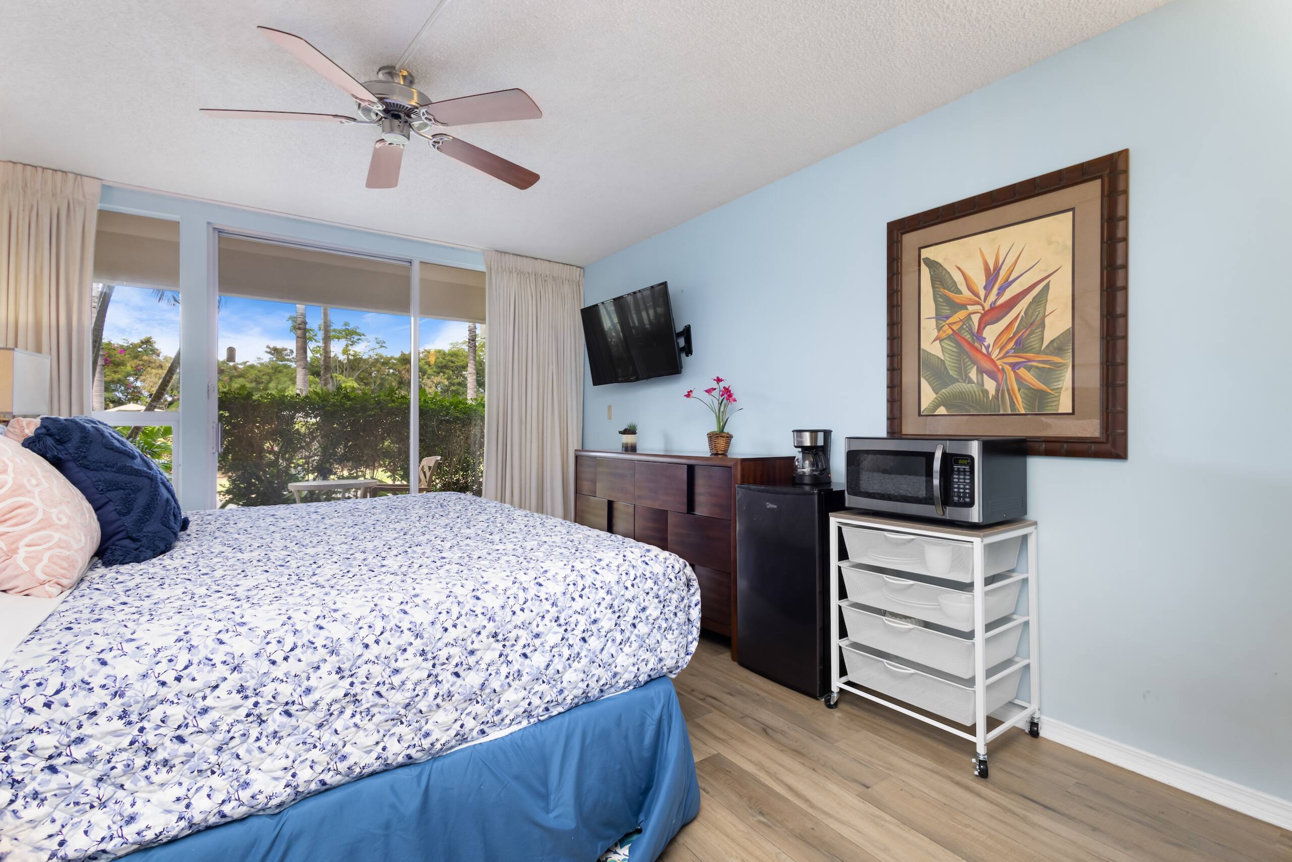 Condo in Kihei · ★4.45 · 1 bedroom · 1 bed · 1 shared bath - Image 4