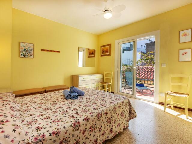 Can Can Grau by Interhome gallery image 5