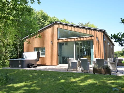 4 Bed in Payhembury (83267)