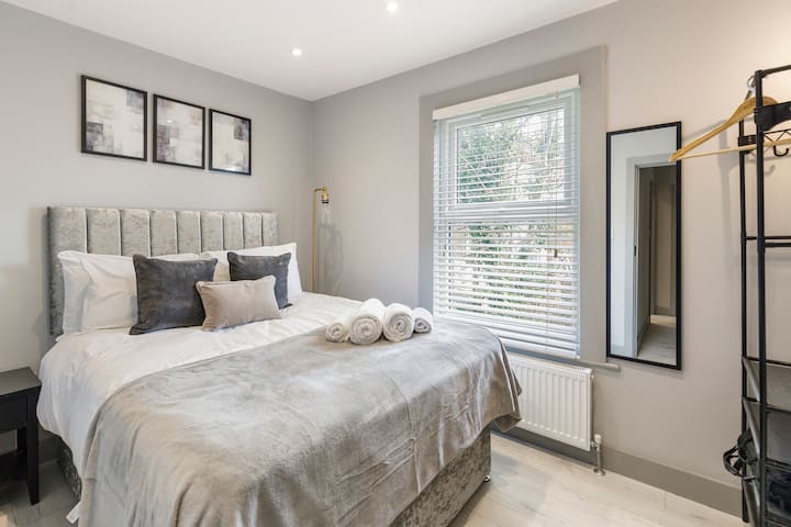 Spacious 3BR retreat w/ pet-friendly perks