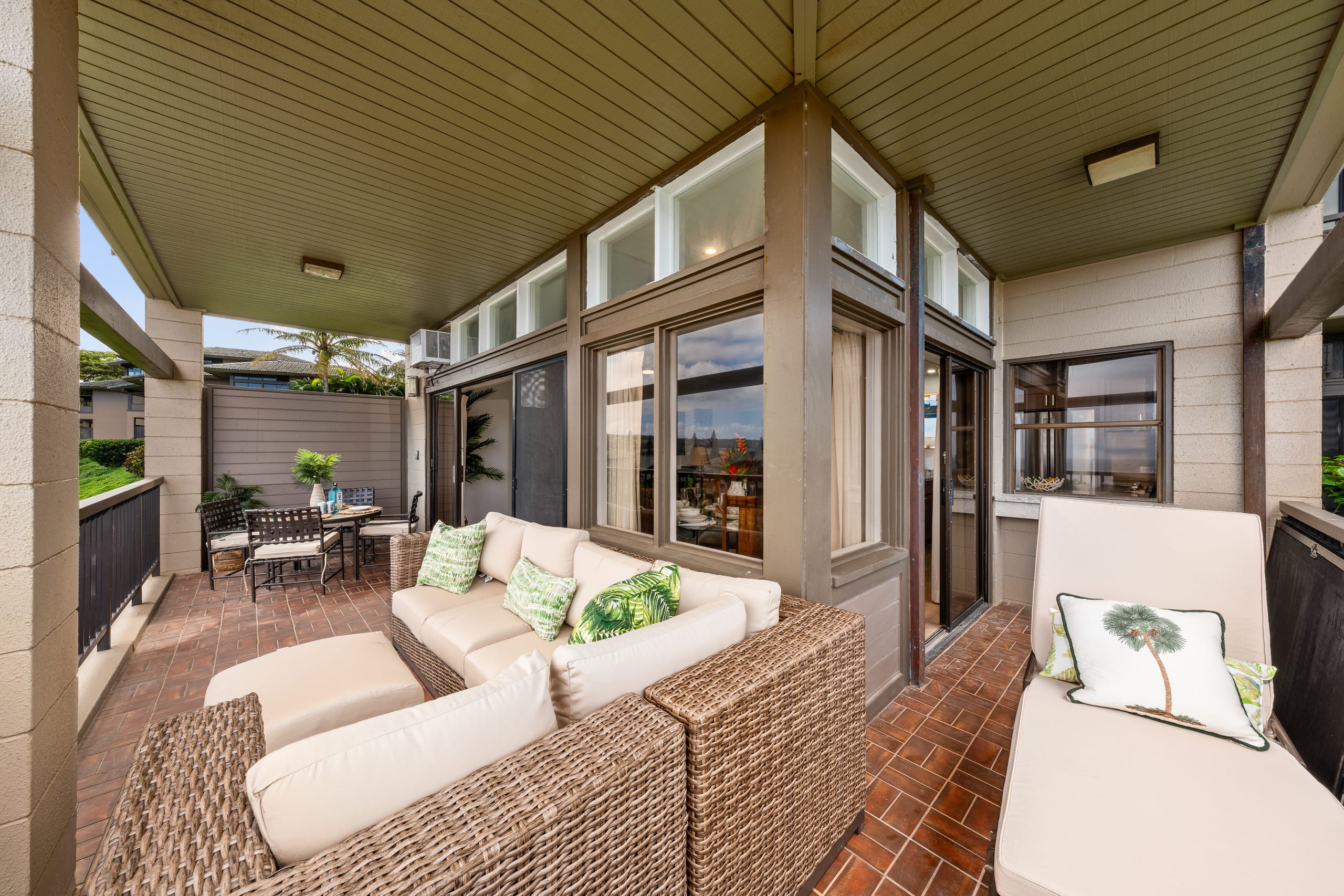 Condo in Lahaina · ★4.89 · 2 bedrooms · 4 beds · 3 baths - Image 31