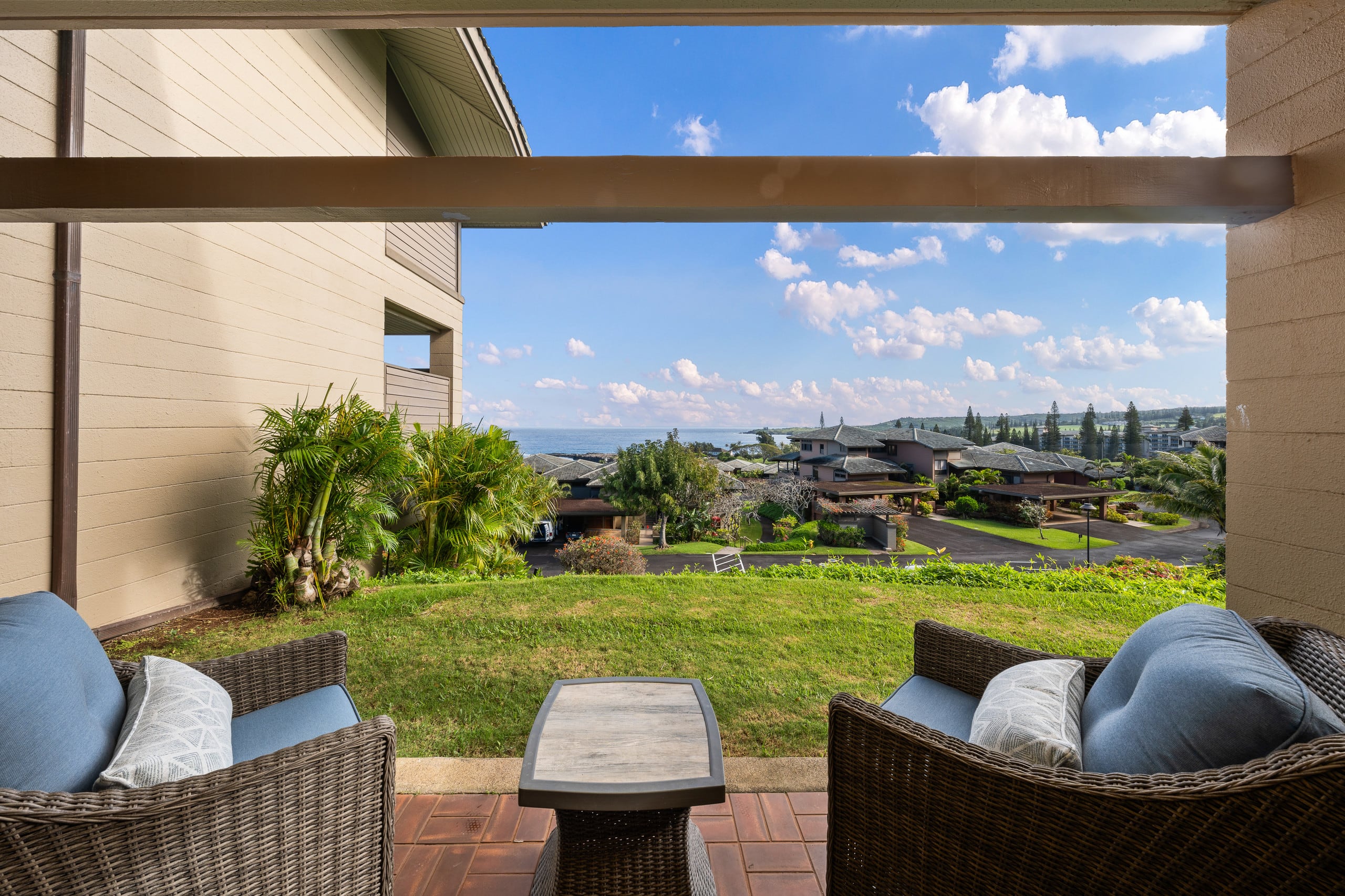 Condo in Lahaina · ★4.89 · 2 bedrooms · 4 beds · 3 baths - Image 17