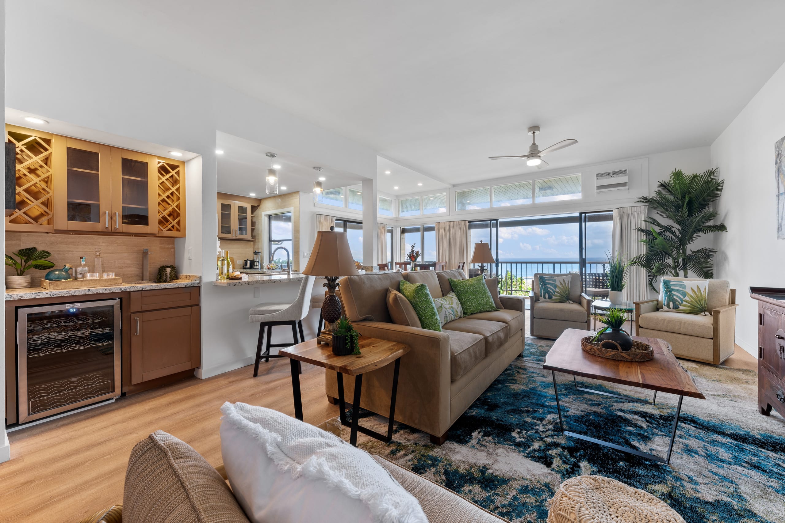 Condo in Lahaina · ★4.89 · 2 bedrooms · 4 beds · 3 baths - Image 2
