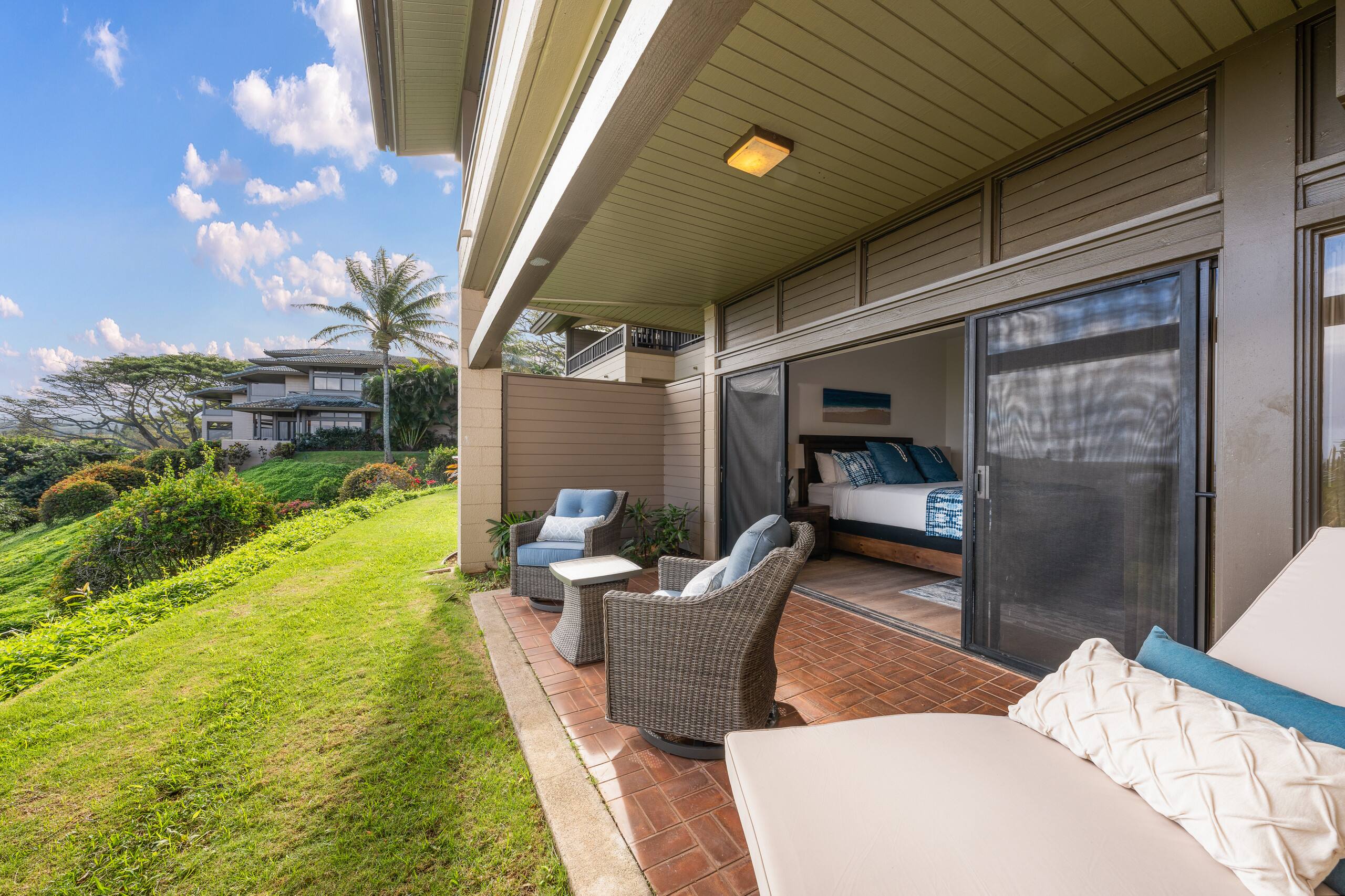 Condo in Lahaina · ★4.89 · 2 bedrooms · 4 beds · 3 baths - Image 16