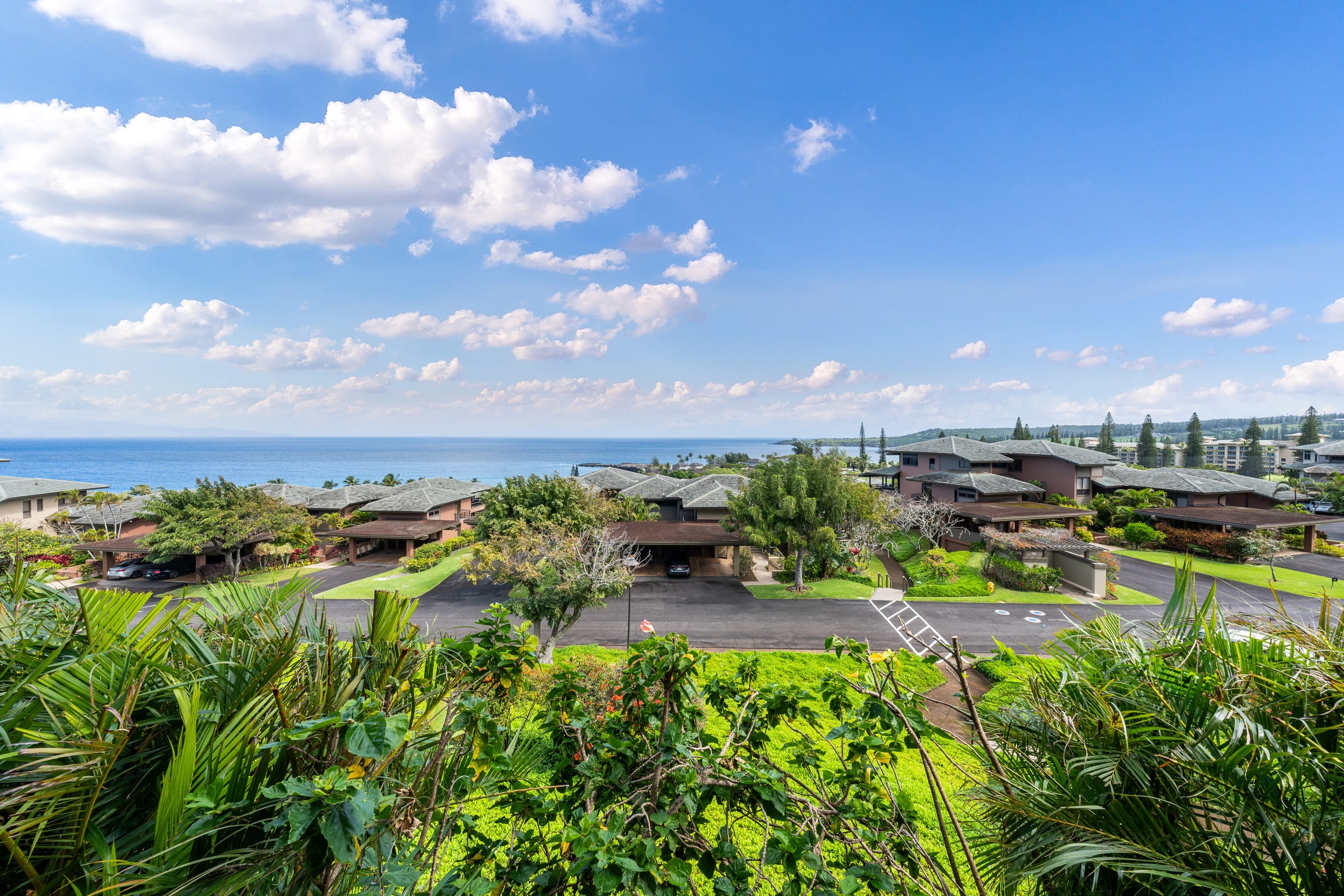 Condo in Lahaina · ★4.89 · 2 bedrooms · 4 beds · 3 baths - Image 34