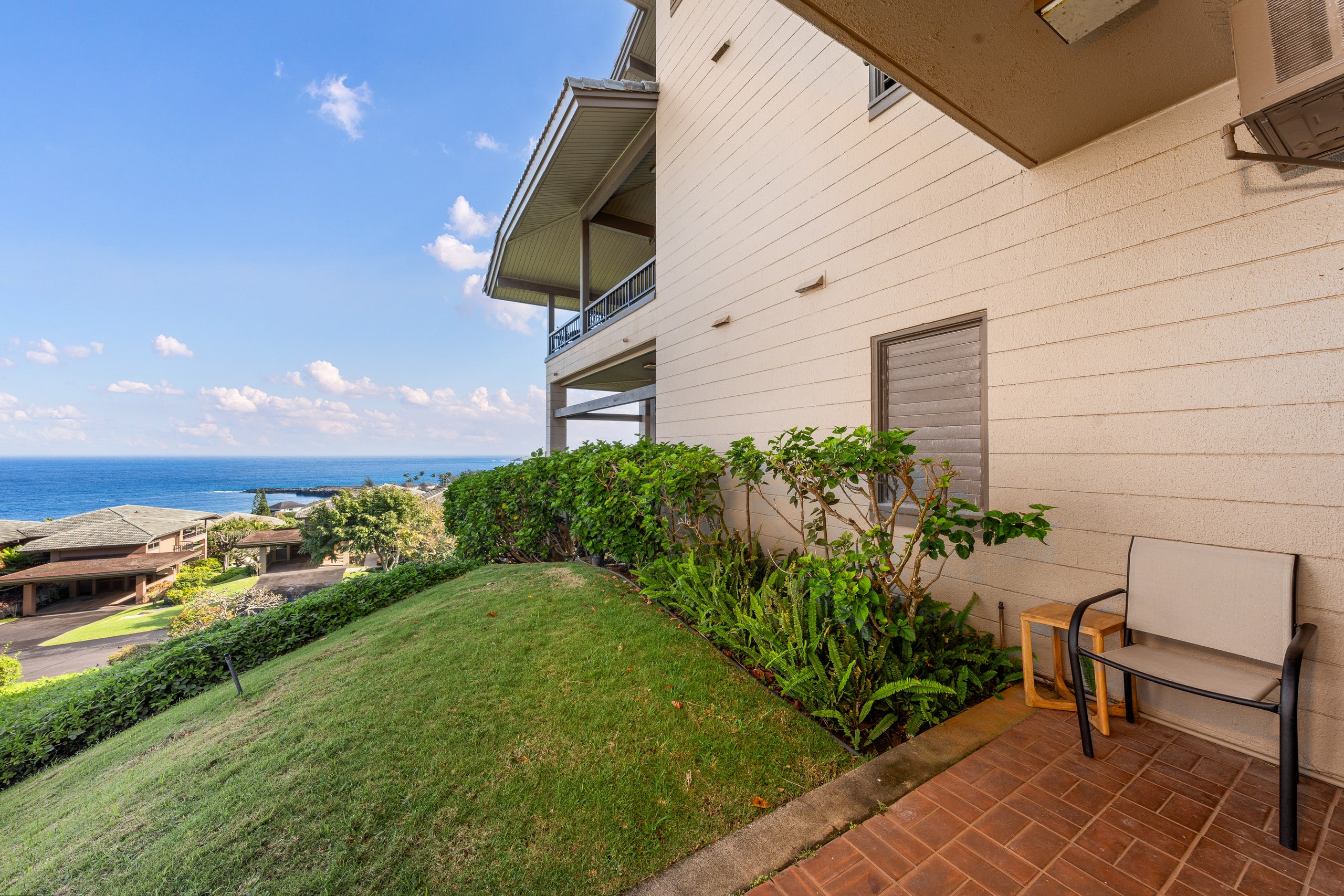 Condo in Lahaina · ★4.89 · 2 bedrooms · 4 beds · 3 baths - Image 38