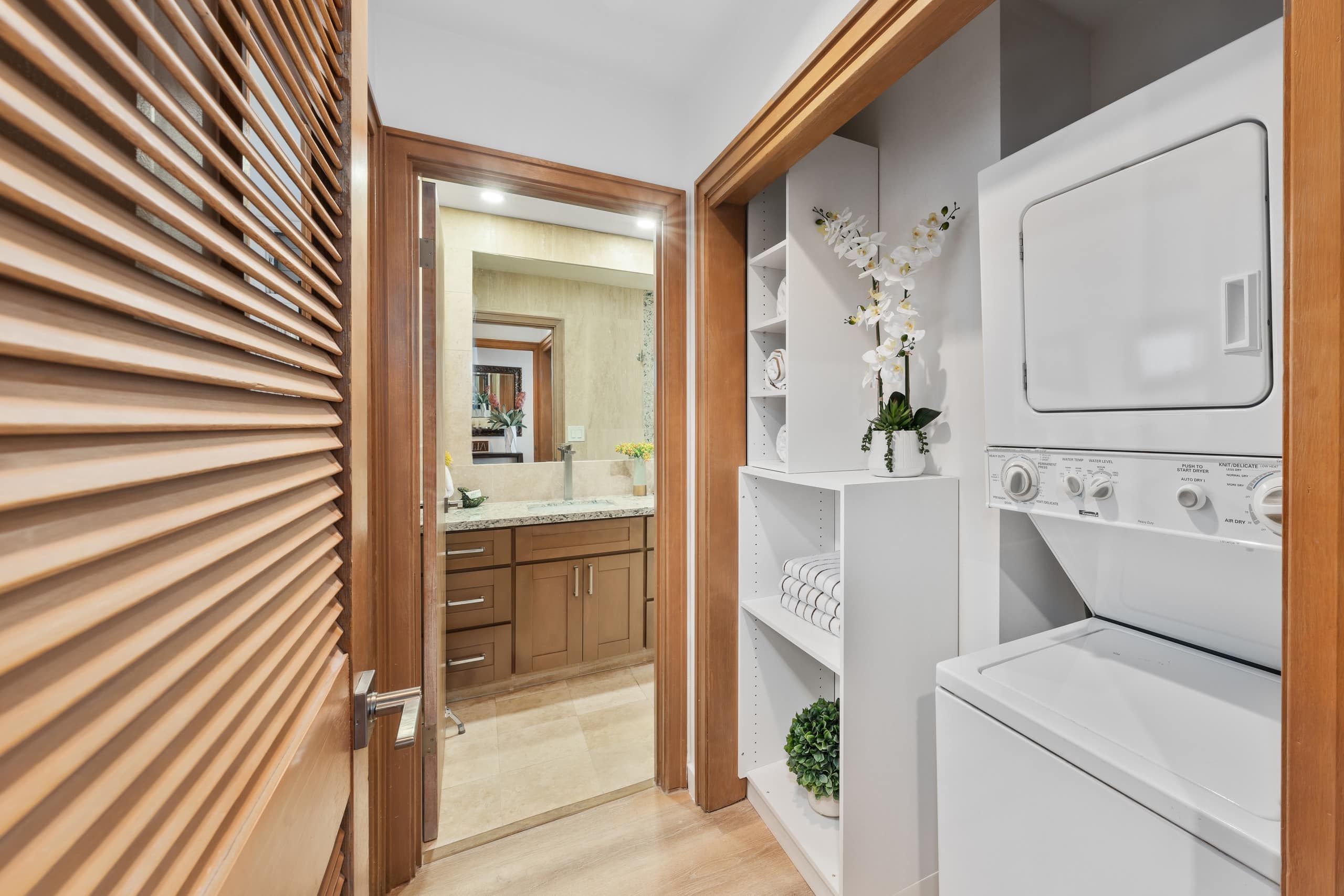 Condo in Lahaina · ★4.89 · 2 bedrooms · 4 beds · 3 baths - Image 29