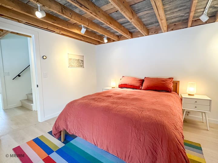 Bračni krevet (širine 150-179 cm) - glavni kat