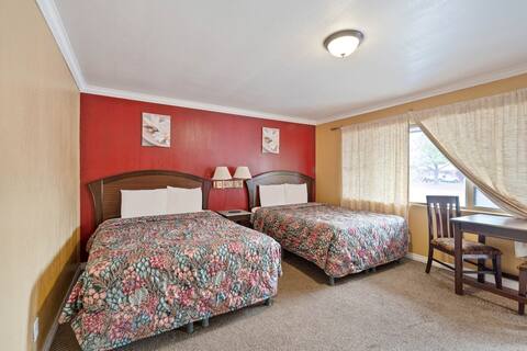 3 Units Perfect for Big Groups, Free Parking!