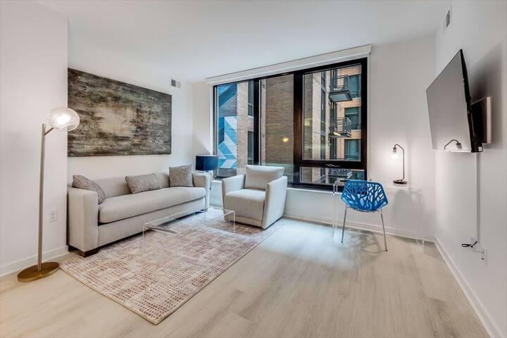 Sleek Cap Hill 2BR | Upscale Amenities gallery image 2