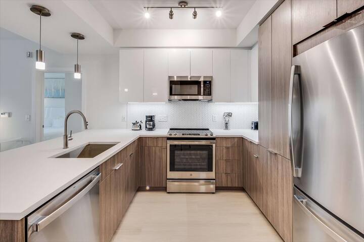 Comfy, Sleek 2BR | Walk to Shops & nr US Capitol