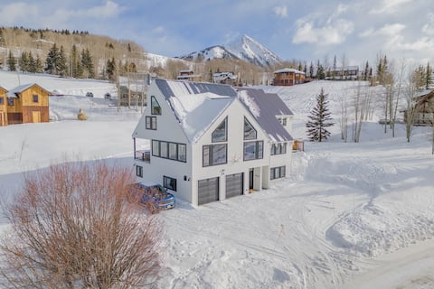 New to Airbnb! Luxurious Mountain Dream Home