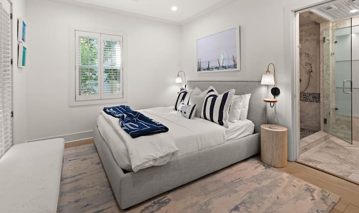 1st Floor King Suite 2