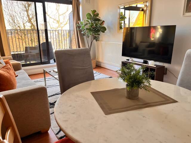 Family flat,Hyde park,2bedrooms& bathrooms! gallery image 3