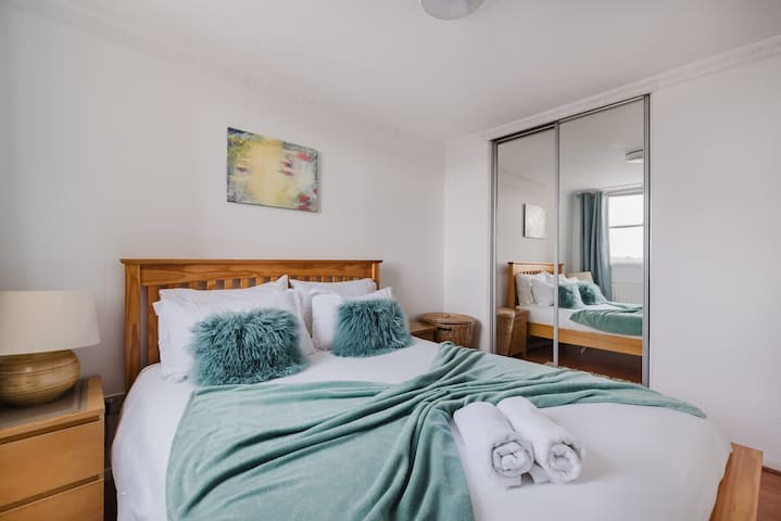 Family flat,Hyde park,2bedrooms& bathrooms! gallery image 2