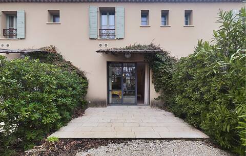 2 bedroom stunning home in St.Laurent-de-la-Cabr.