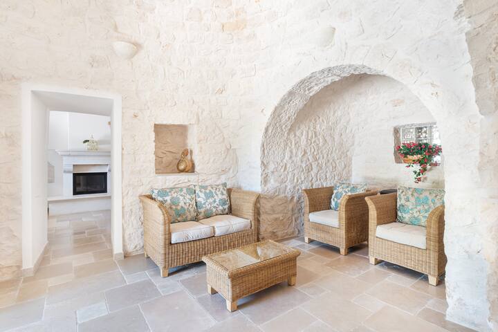 Donna Vincenza gallery image 2