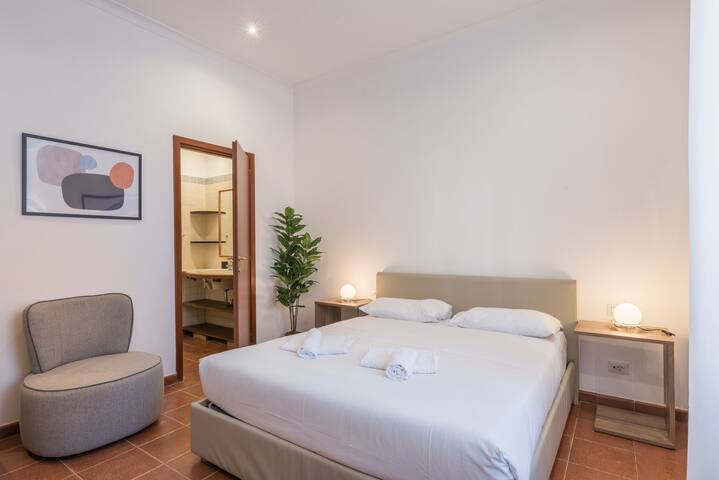 Lovely Flats Next To Fontana di Trevi gallery image 2