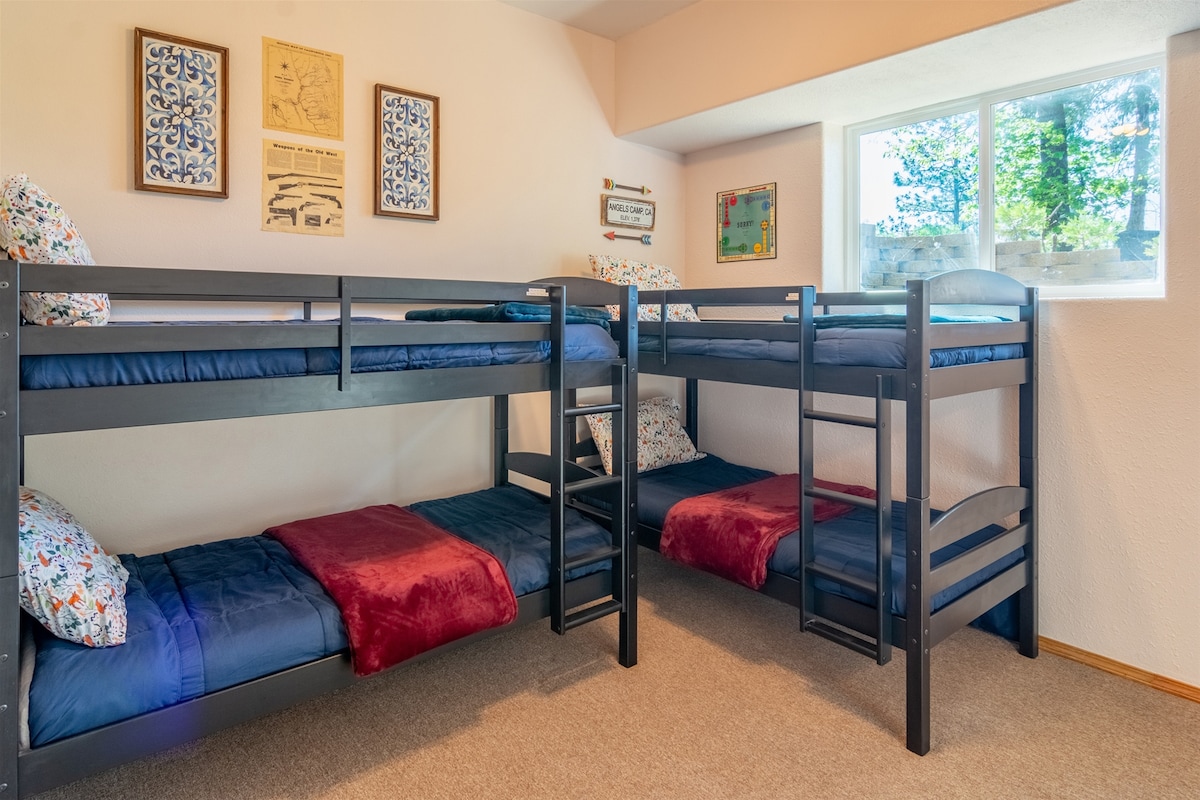 Dhoma e gjumit 4 në katin e poshtëm