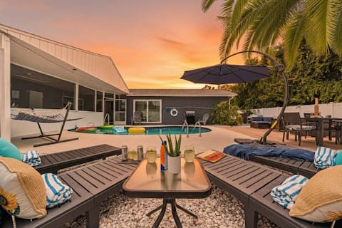 Successful Airbnb property: 10 Min to Beach | Heated Pool, Hot Tub, Arcades in Largo