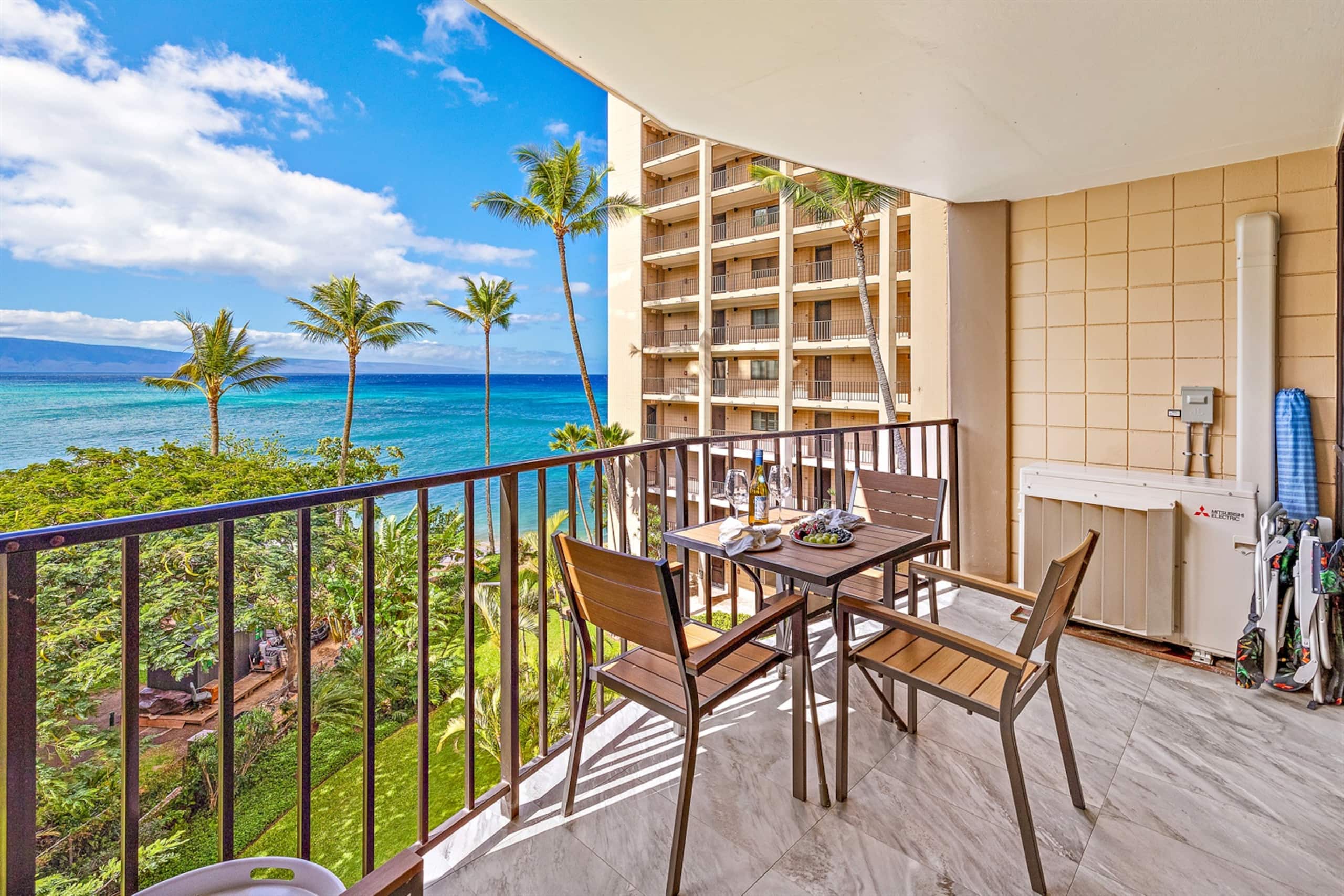 Condo in Lahaina · ★5.0 · 1 bedroom · 2 beds · 1 private bath - Image 5