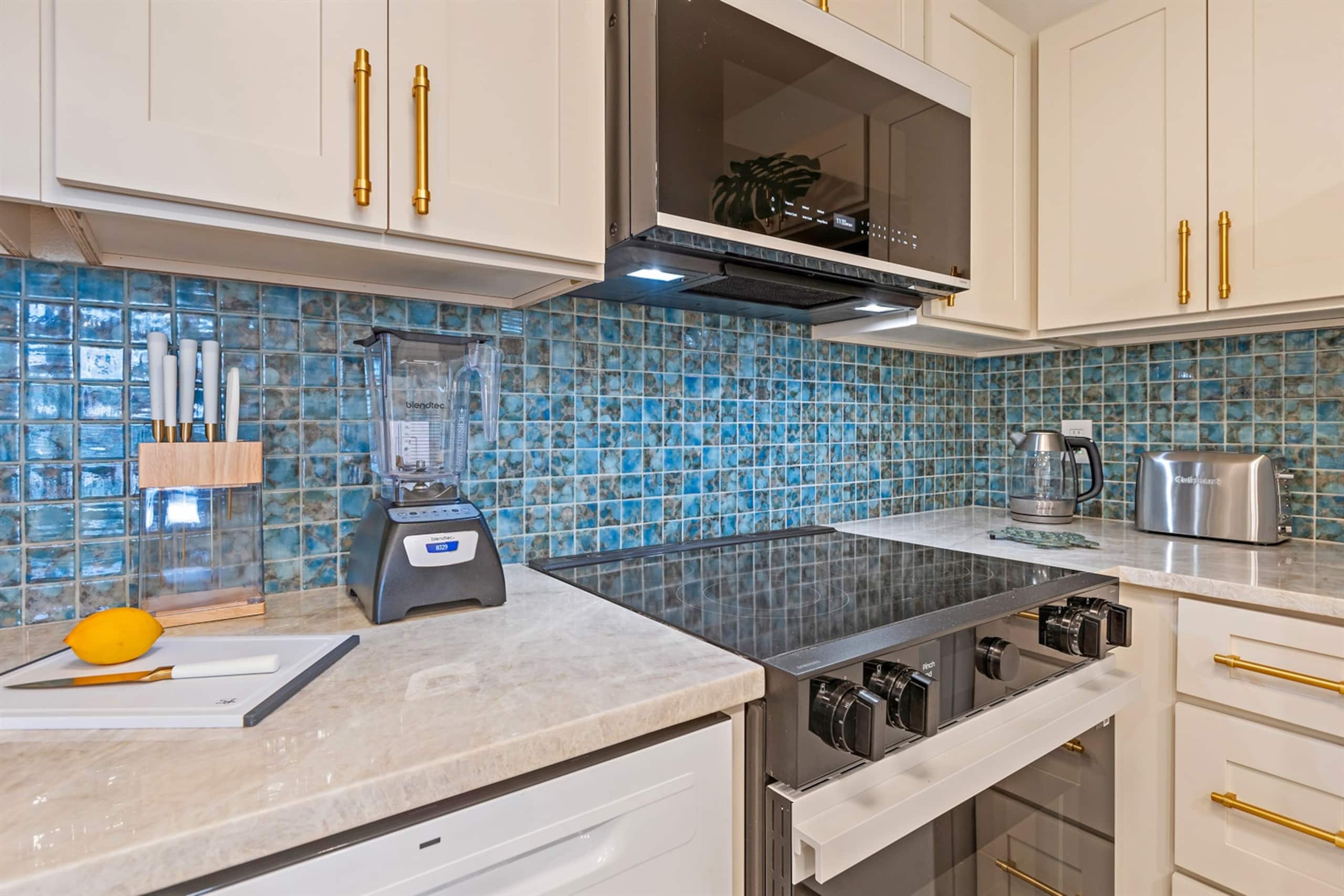 Condo in Lahaina · ★5.0 · 1 bedroom · 2 beds · 1 private bath - Image 16
