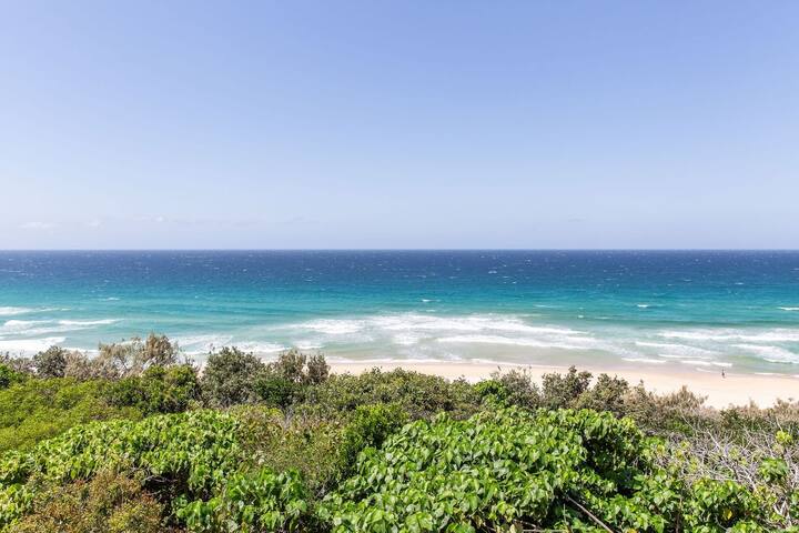 Seabreeze on Sunshine Beach gallery image 2