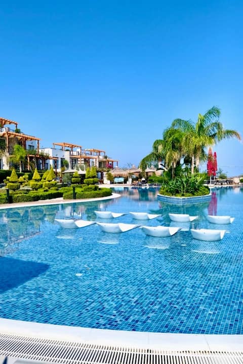 C6 Maldives Holiday Apartment with Sea View