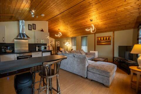 Bouscat Lodge @ Still Rabbit, Hot Tub, near York